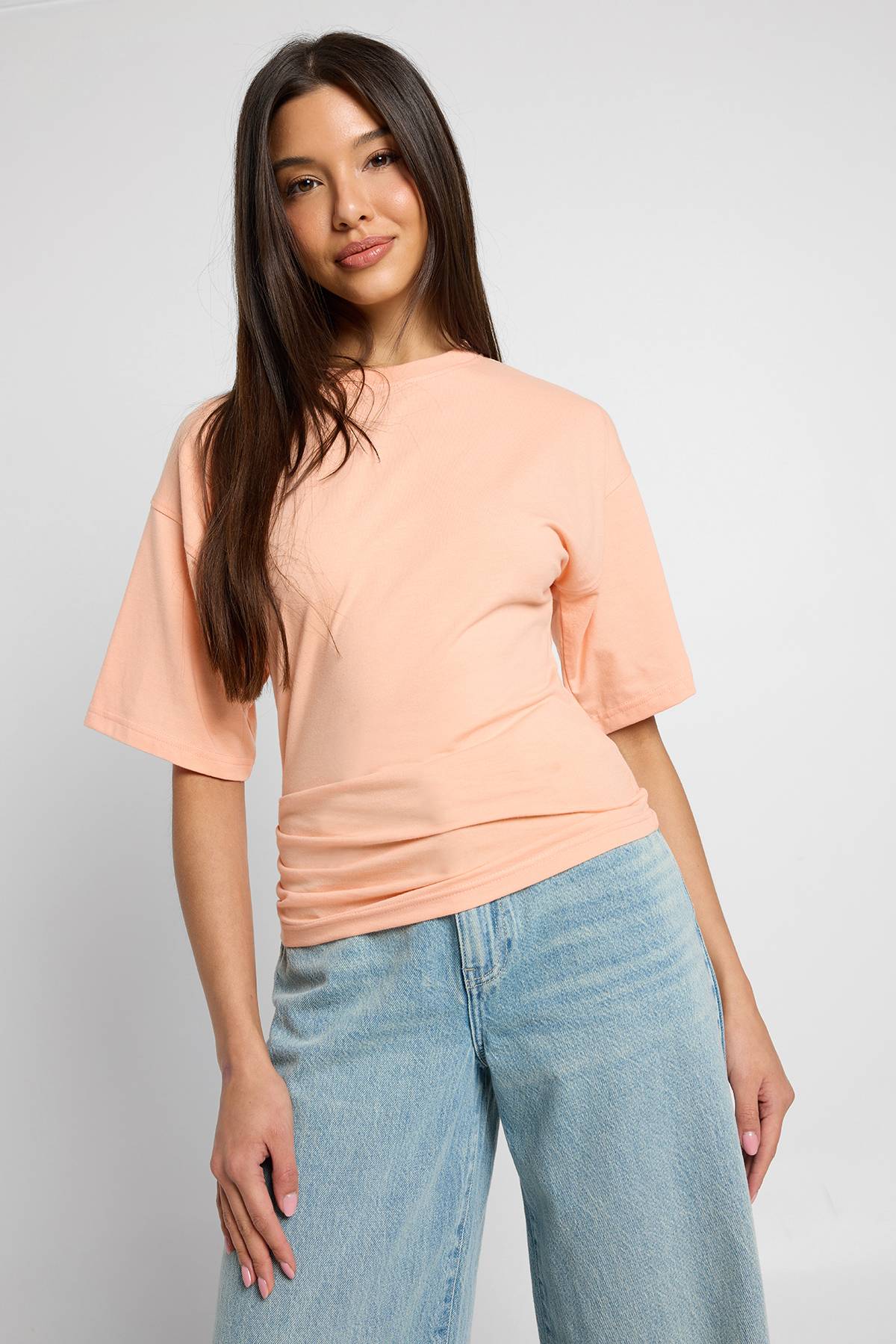 boohoo T-shirt À Manches Courtes Avec Taille Froncée