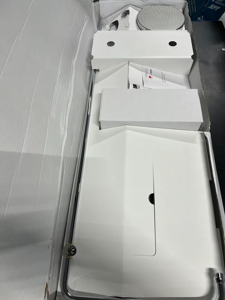 [OUTLET] - Oras Nova system med Ø200 hovedbruser og Ø95 håndbruser. Krom.