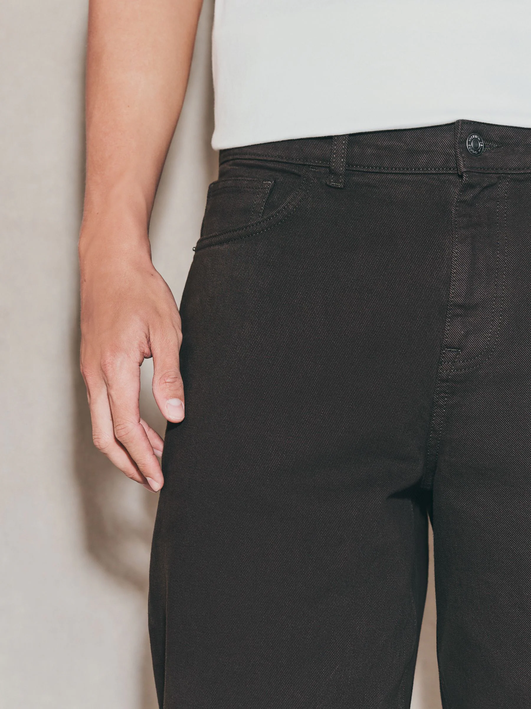 Bruin - EDIT Barrel Fit Jeans