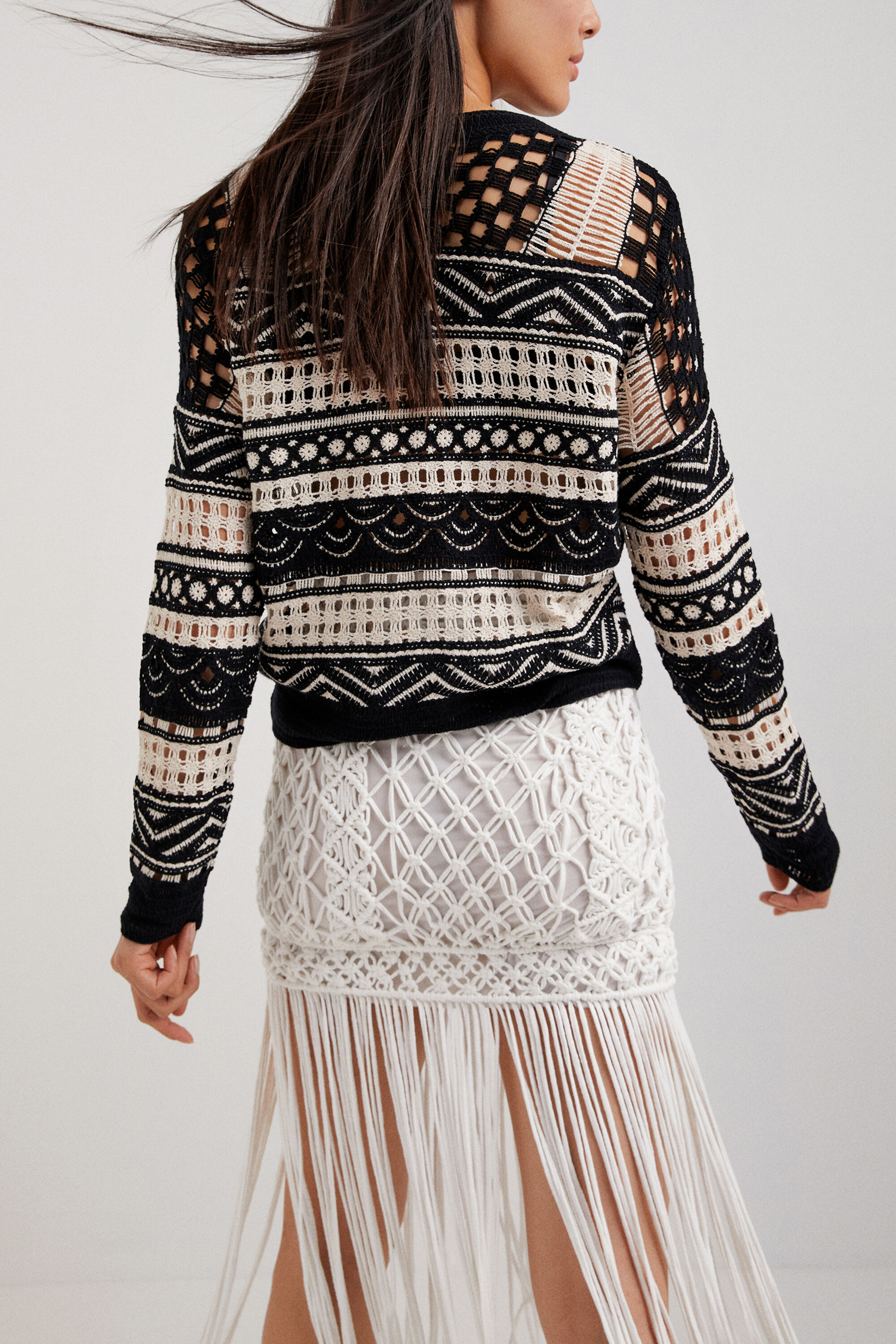 Pull crochet semi-transparent