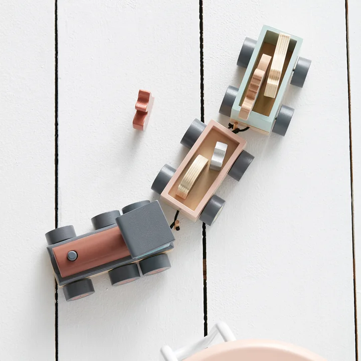 Kids Concept - Edvin Zug mit Waldtieren, bunt (8er-Set)