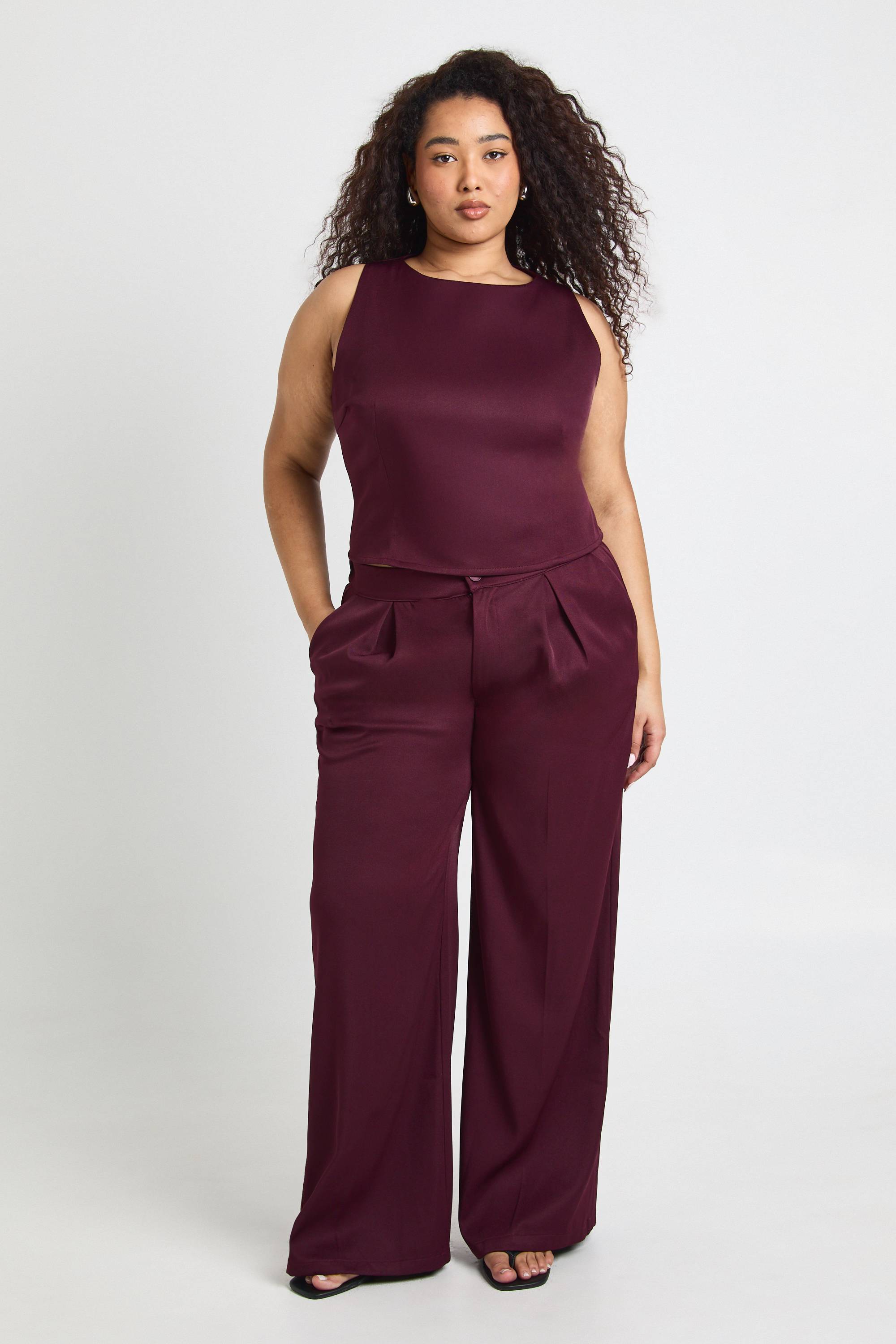 boohoo Haut Tissé Taille Plus à Col Nageur avec Taille Cintrée