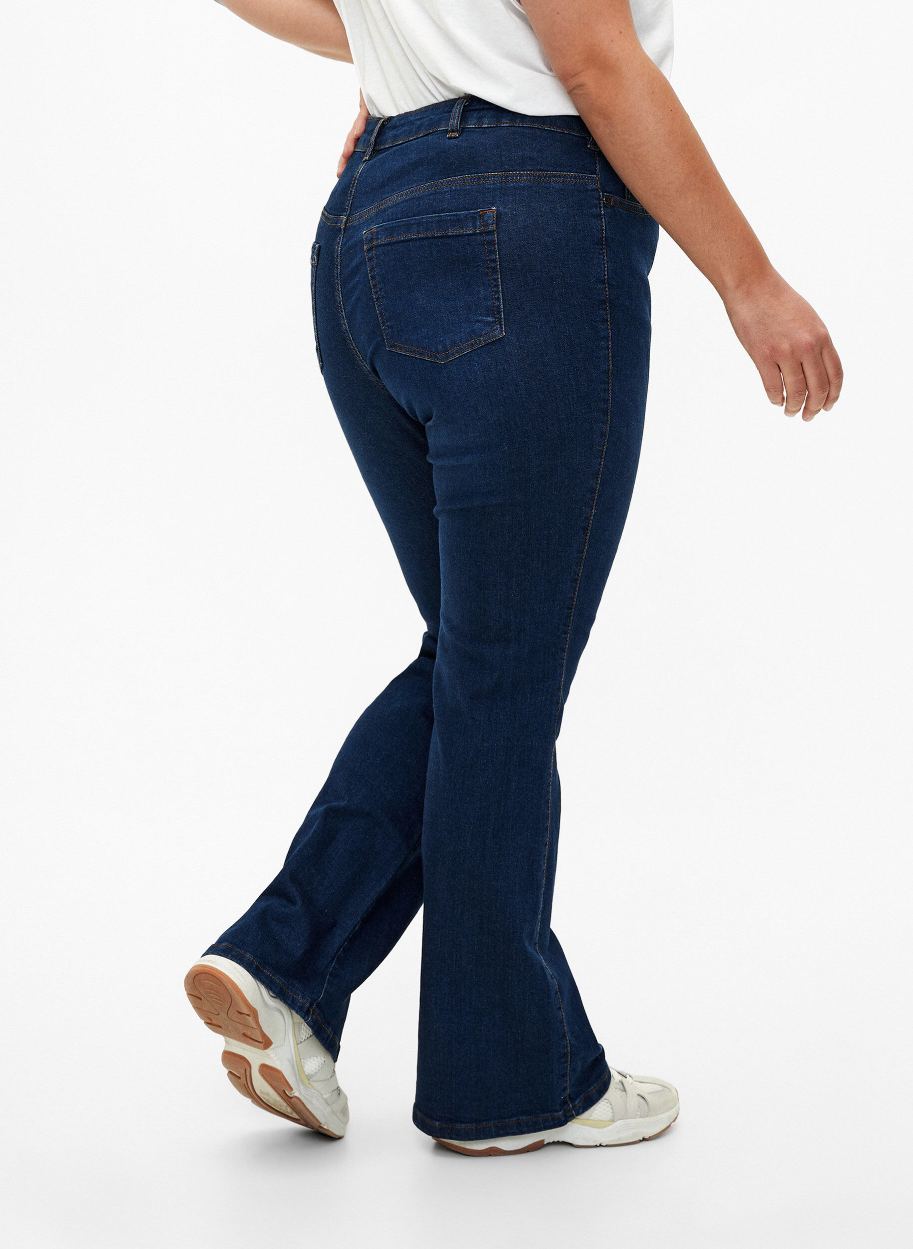 Ellen bootcut jeans med høj talje