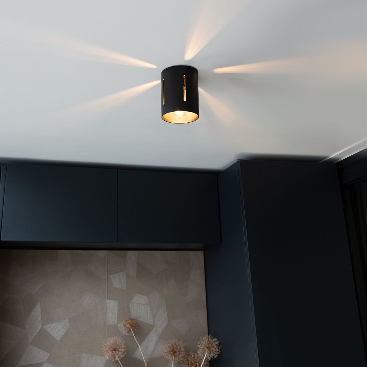 Design plafondlamp zwart met lichteffect - Yana