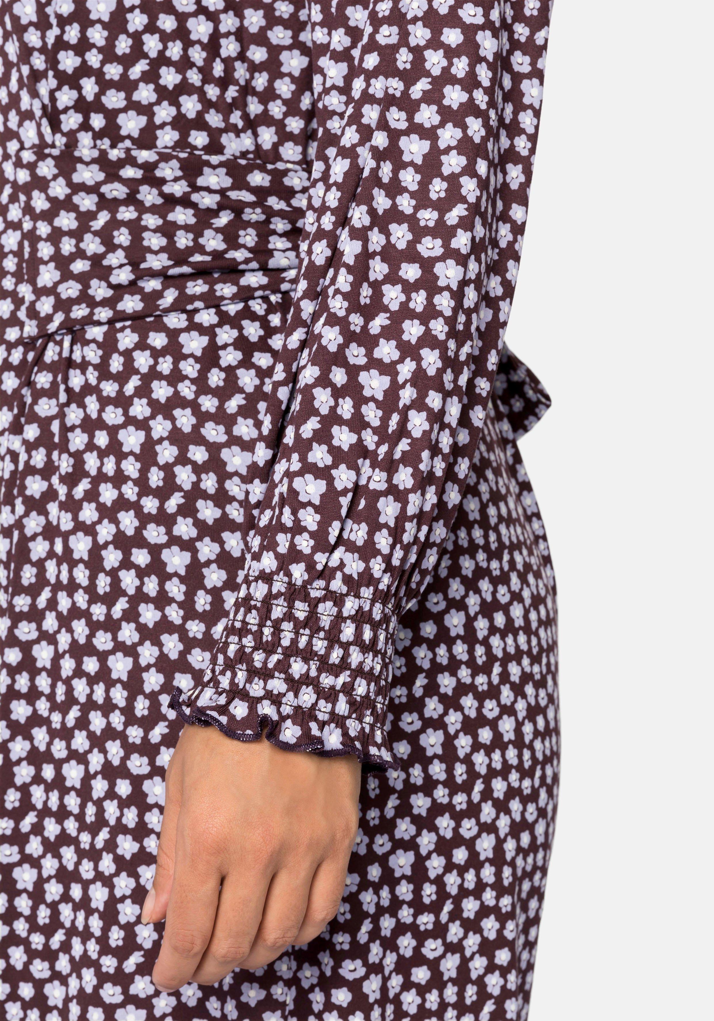 Jerseykleid mit Alloverdruck und Taillen-Bindeband