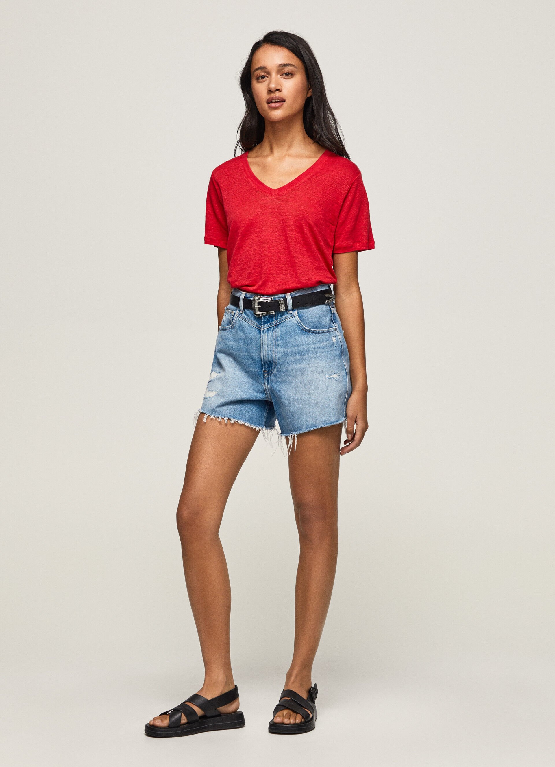CAMISETA DE LINHO COM DECOTE EM V - vermelho estúdio