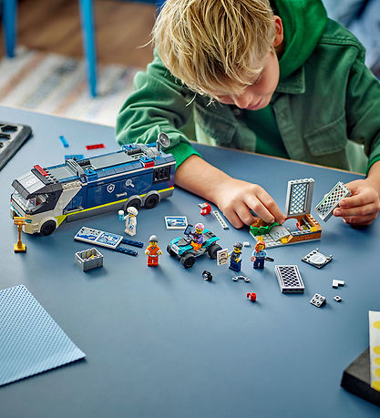 LEGO® City - Polizeitruck mit Labor 60418 - 674 D
