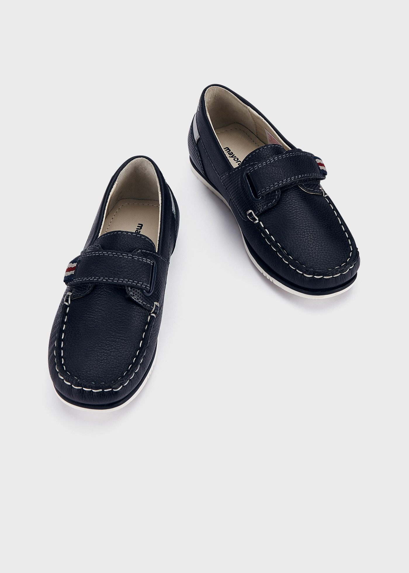Sapatos náuticos de couro com fecho de velcro para meninos