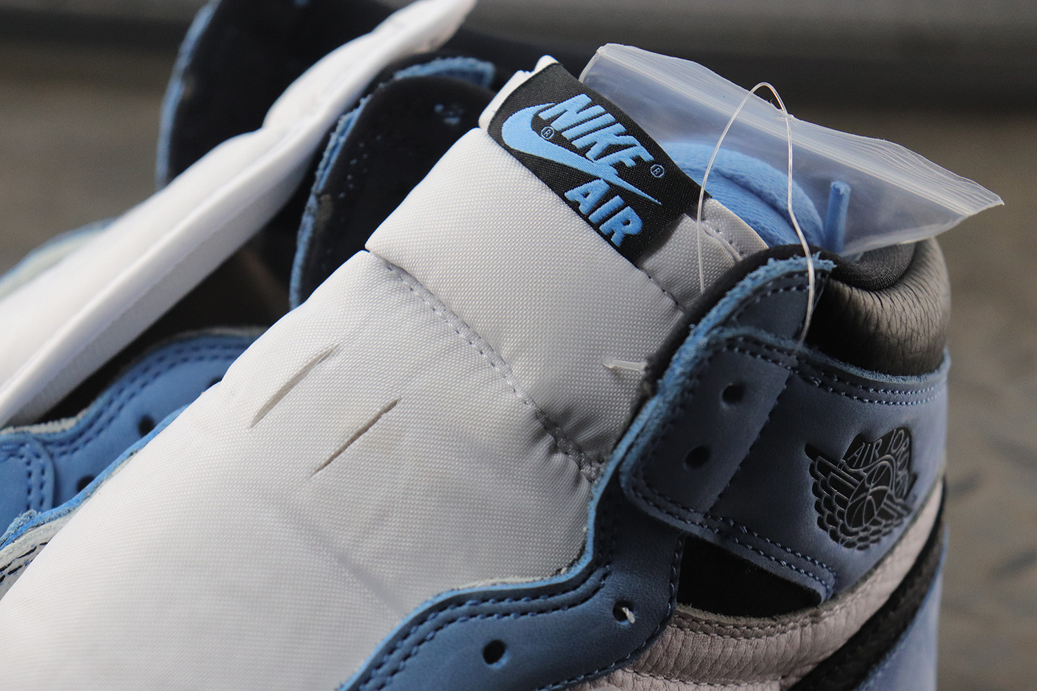 Jordan 1 Retro High White University Blue Black