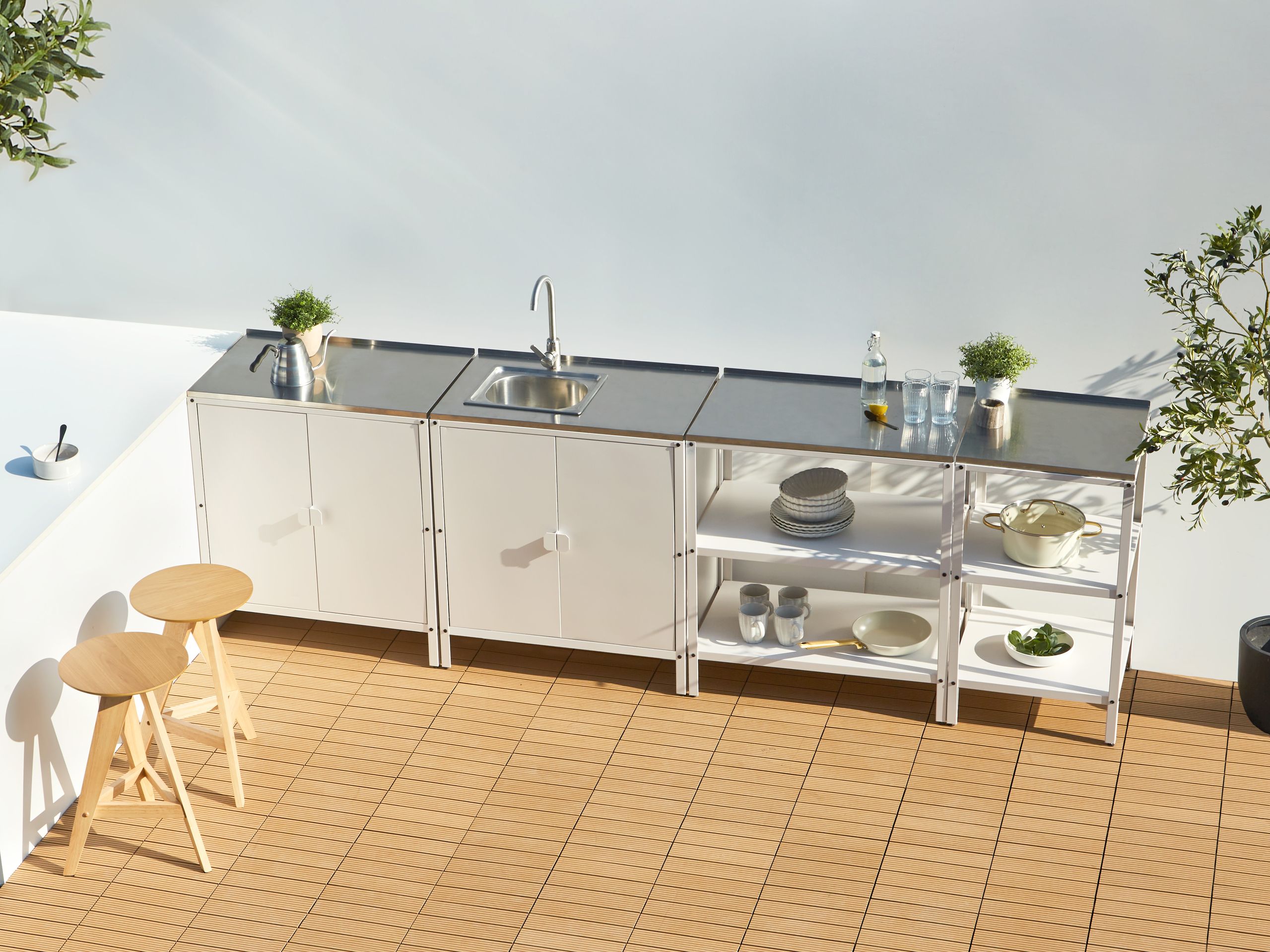 Beliani-VILAMA-Tuin kookeilanden en keukenkasten 4-delig-Wit-RVS