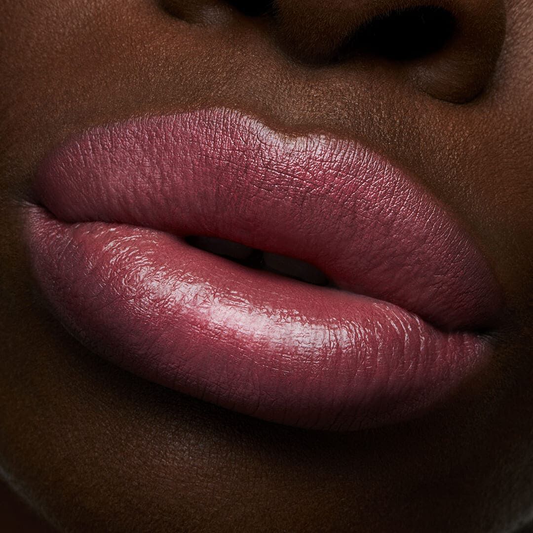 MAC  LOVE ME LIPSTICK