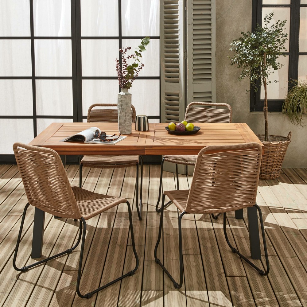 Table intérieur / extérieur santana en bois et métal. 150cm + 4 chaises en corde brasilia beiges. Empilables