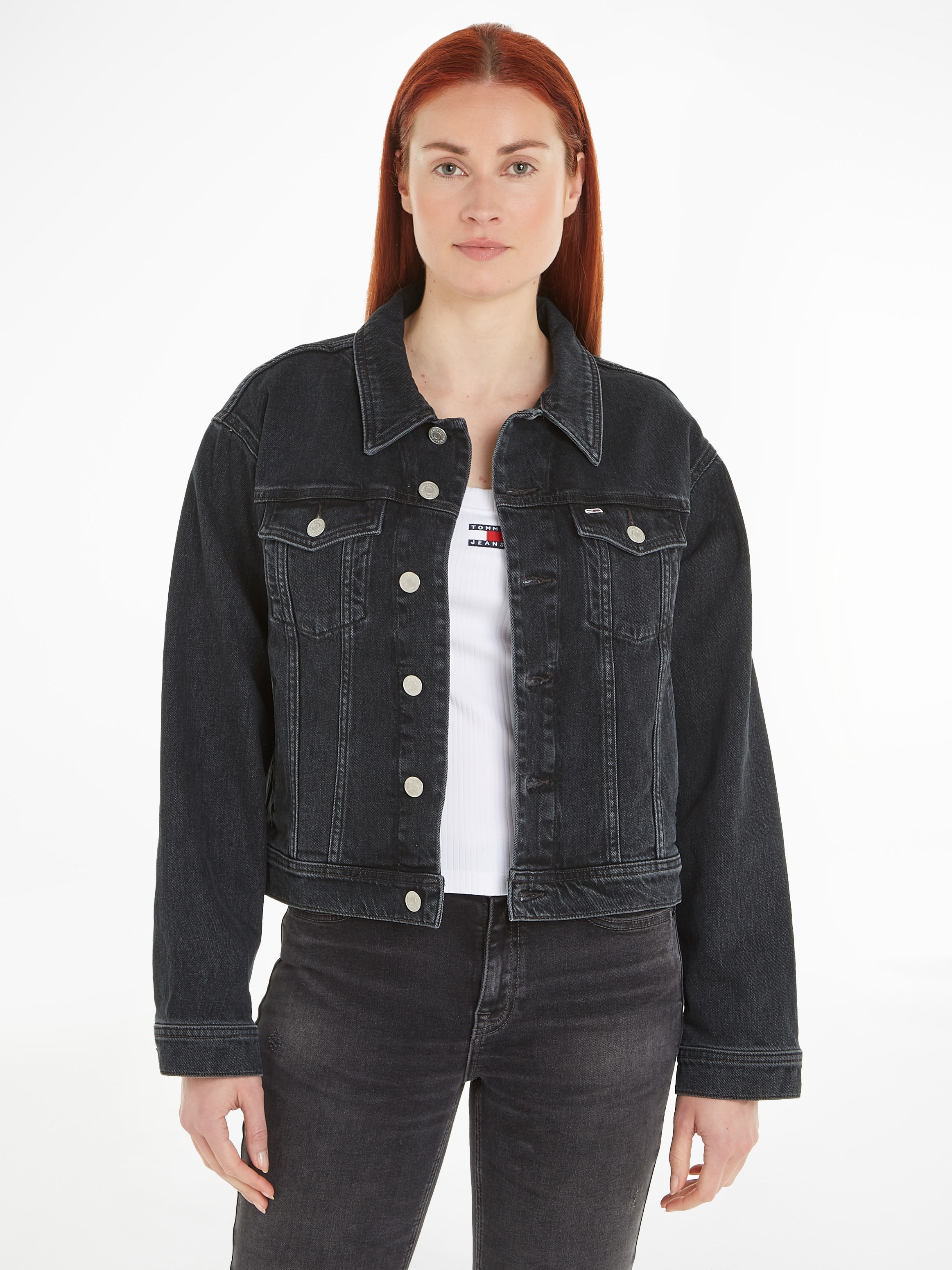 Tommy Jeans Jeansjacke »MOM CLS JACKET CG4181« mit Logpatch