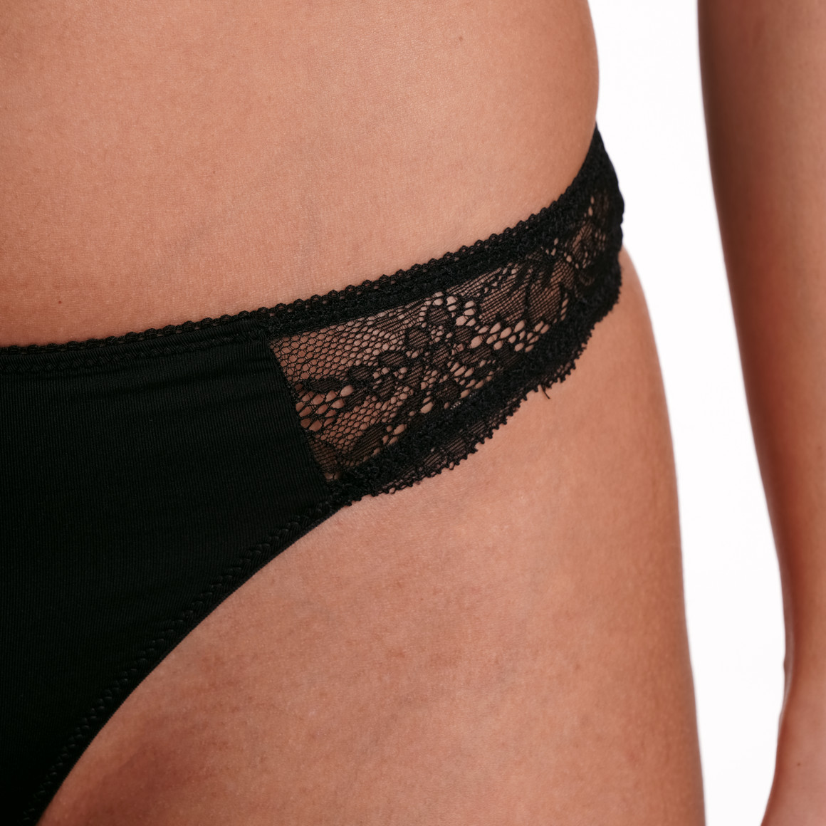 Gina Benotti 2 Damen Strings mit Spitze beige / schwarz