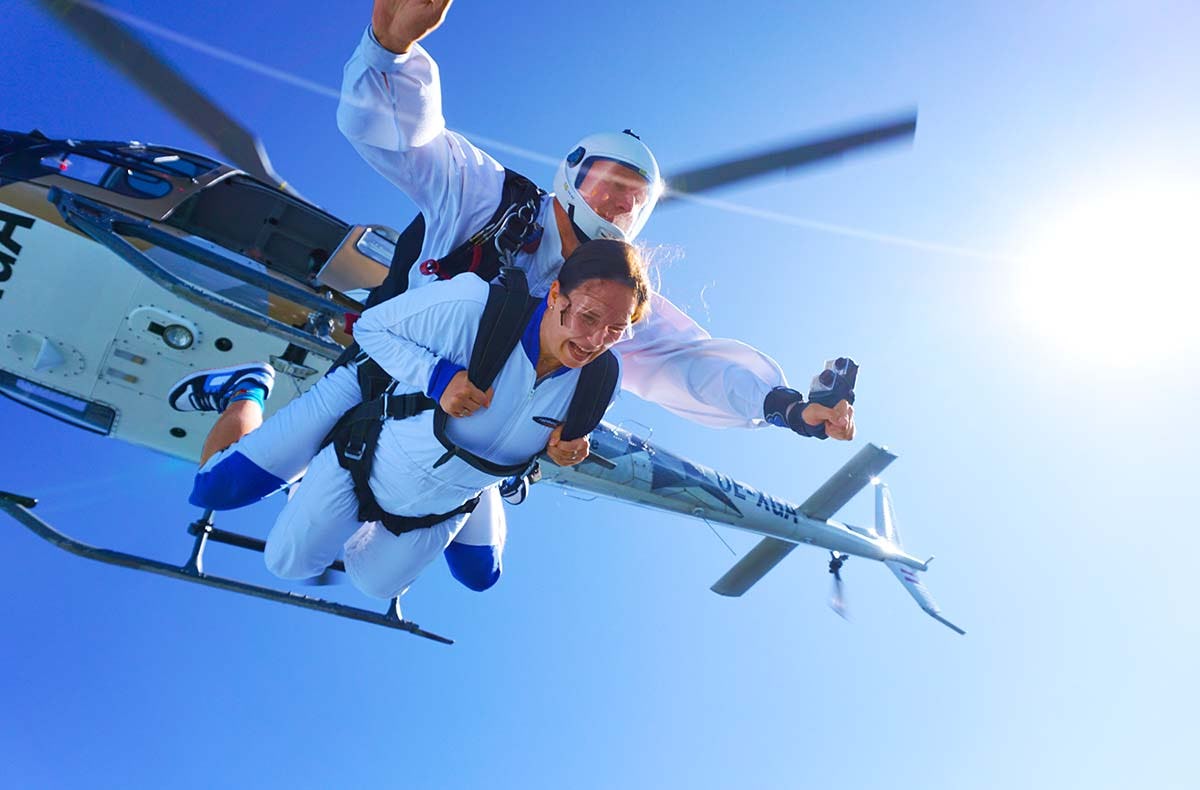 Tandemfallschirmsprung Mosbach aus Helikopter