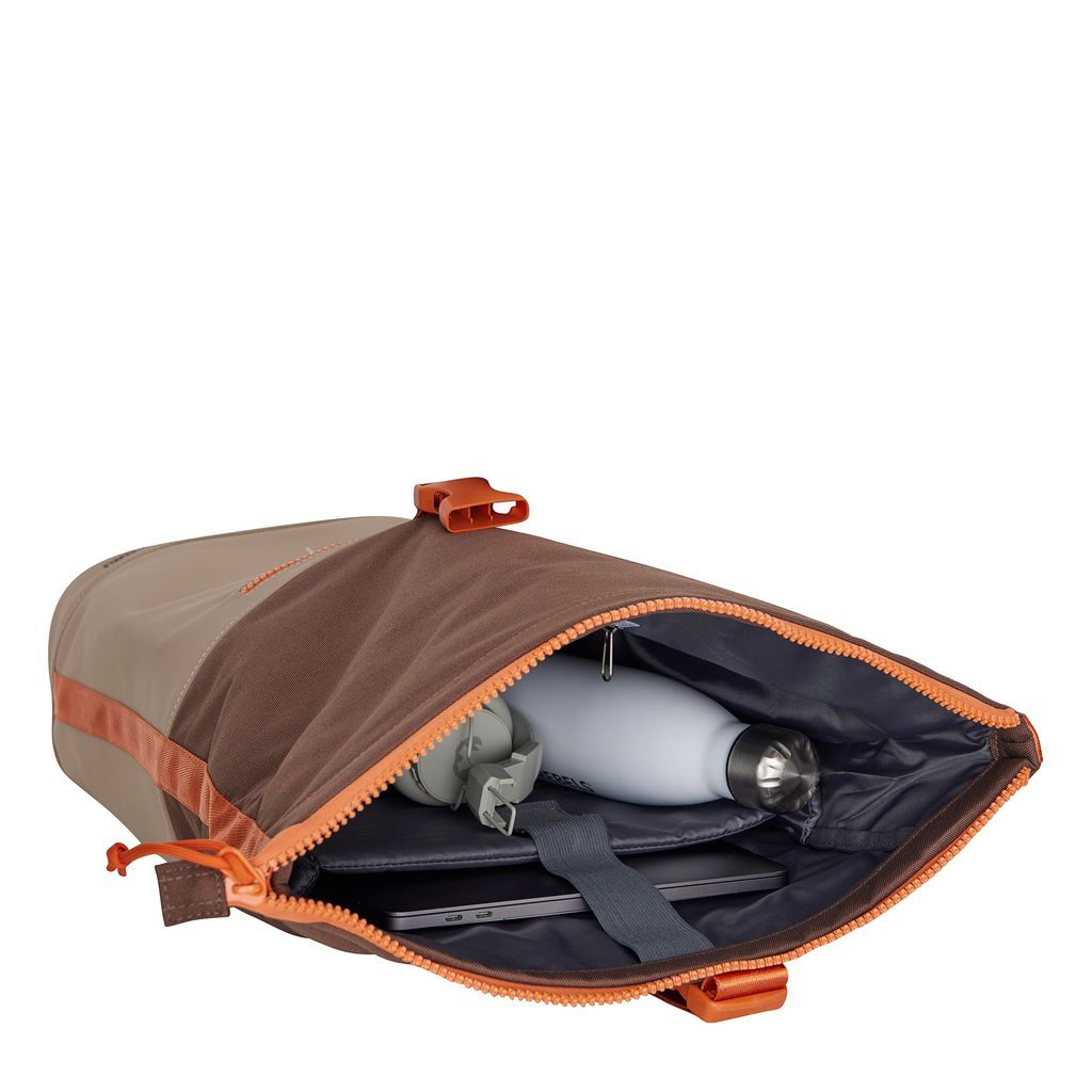 New Rebels Ferron New York Rolltop Backpack 16L Coffee