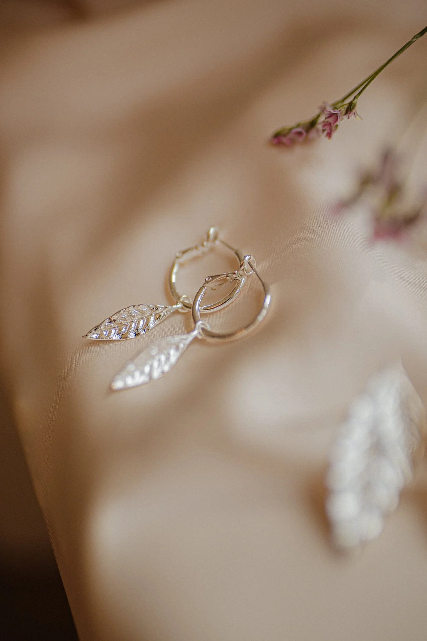 THALIE - Mini boucles d'oreilles créoles feuilles doré à l'or fin | Argent