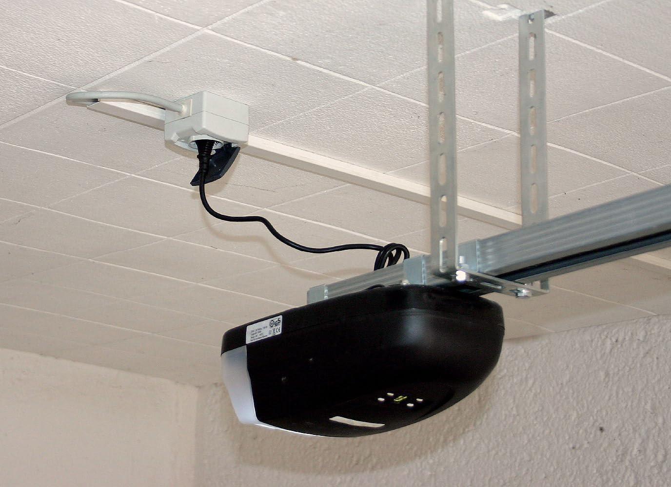 HOMEPILOT Garagentorantrieb classic, Komplettset 700N Torantrieb Soft-Start/-Stopp zum Nachrüsten für Schwingtor & Sektionaltor bis ca. 10,5m² (Set inkl. Antriebsmotor, Handsender + Notentriegelung)
