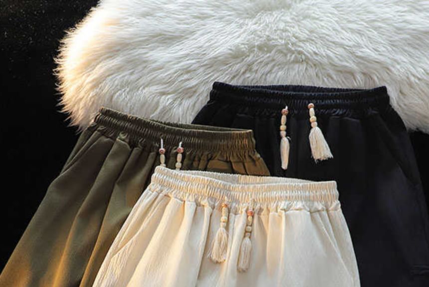 Fushet - Elastische taille, effen shorts met knoopdetail