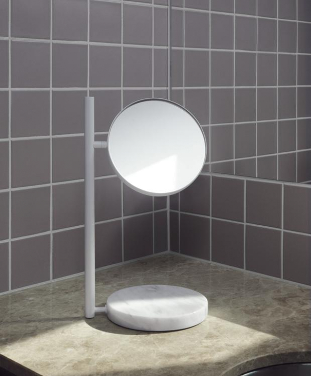Normann Copenhagen Pose spiegel white tafelspiegel