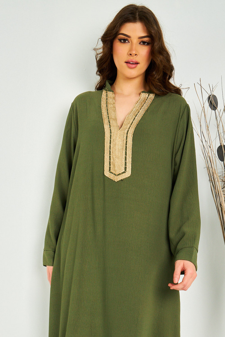 ABAYA kaki décolleté V broderie dorée
