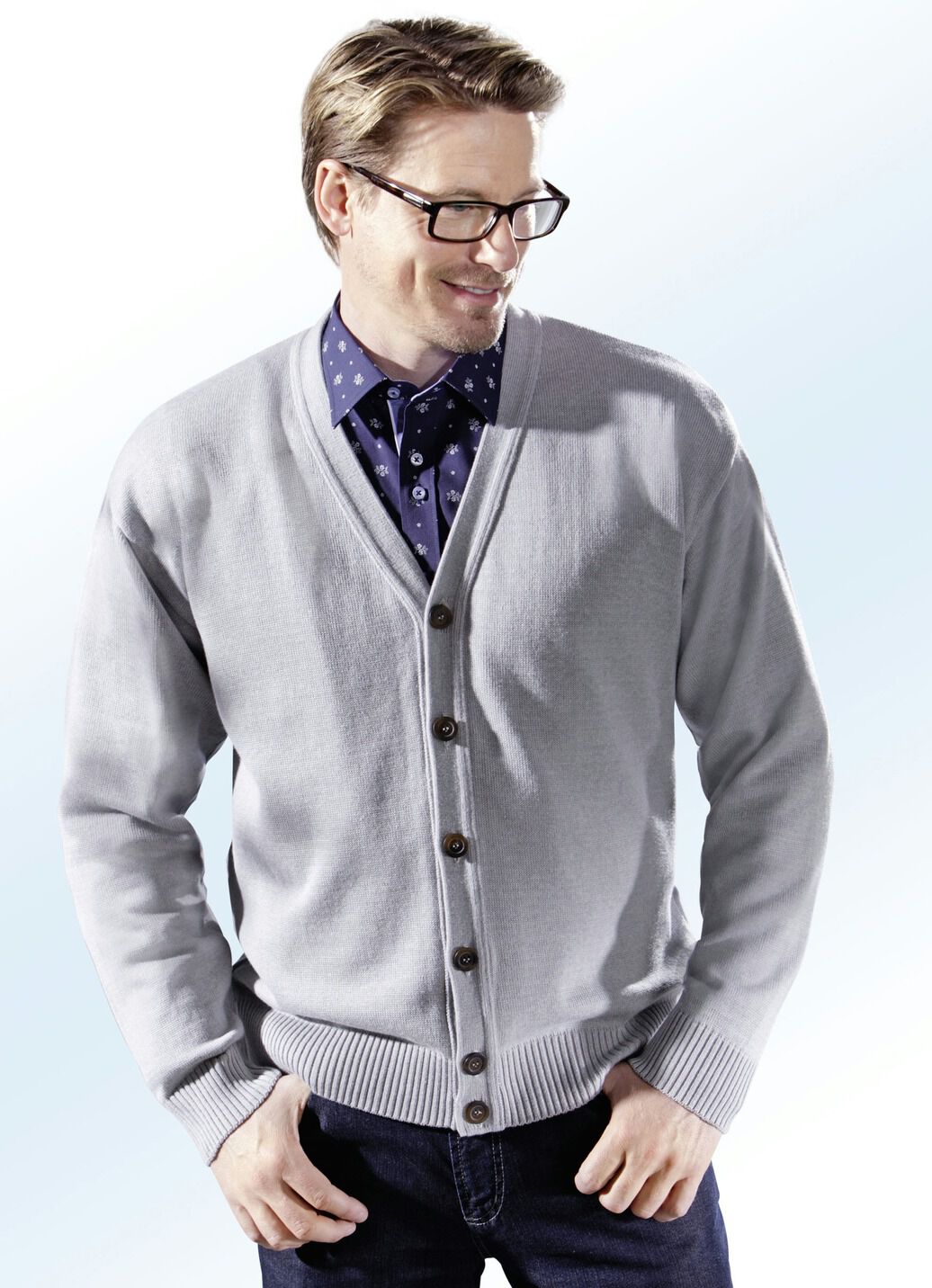 Cardigan mit durchgehender Knopfleiste in 5 Farben