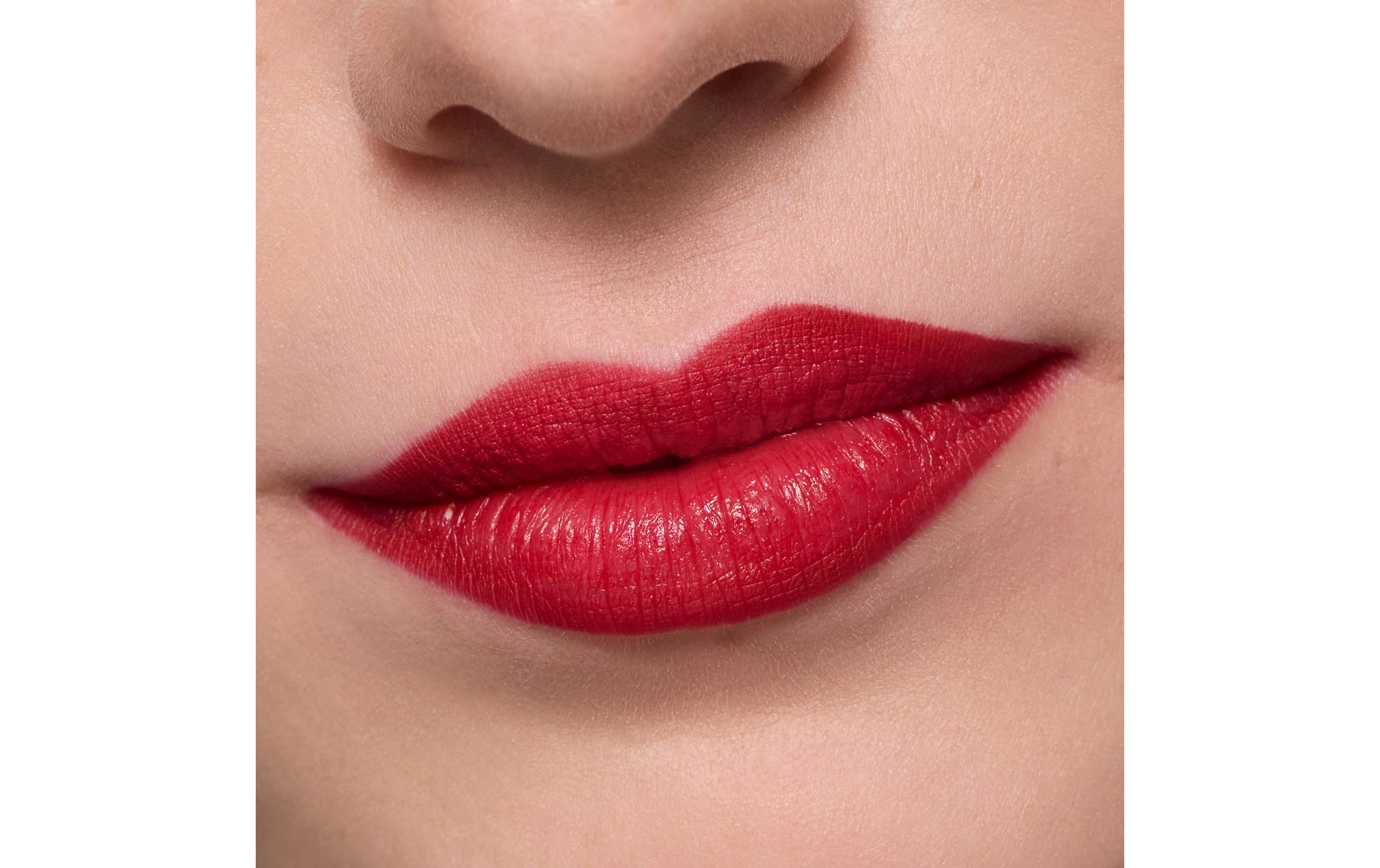Lip Liner 8h Matte Comfort 18 Cherry On TopLanganhaltender Lipliner in einem dunklen, kirschroten Farbton für perfekte Lippenkonturen