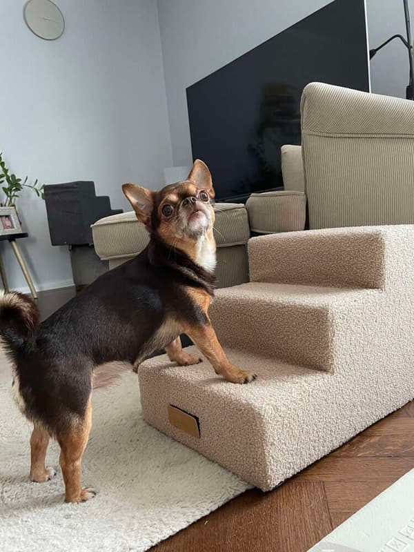 Hunde/katttrapp 3 trinn - mørk beige lam
