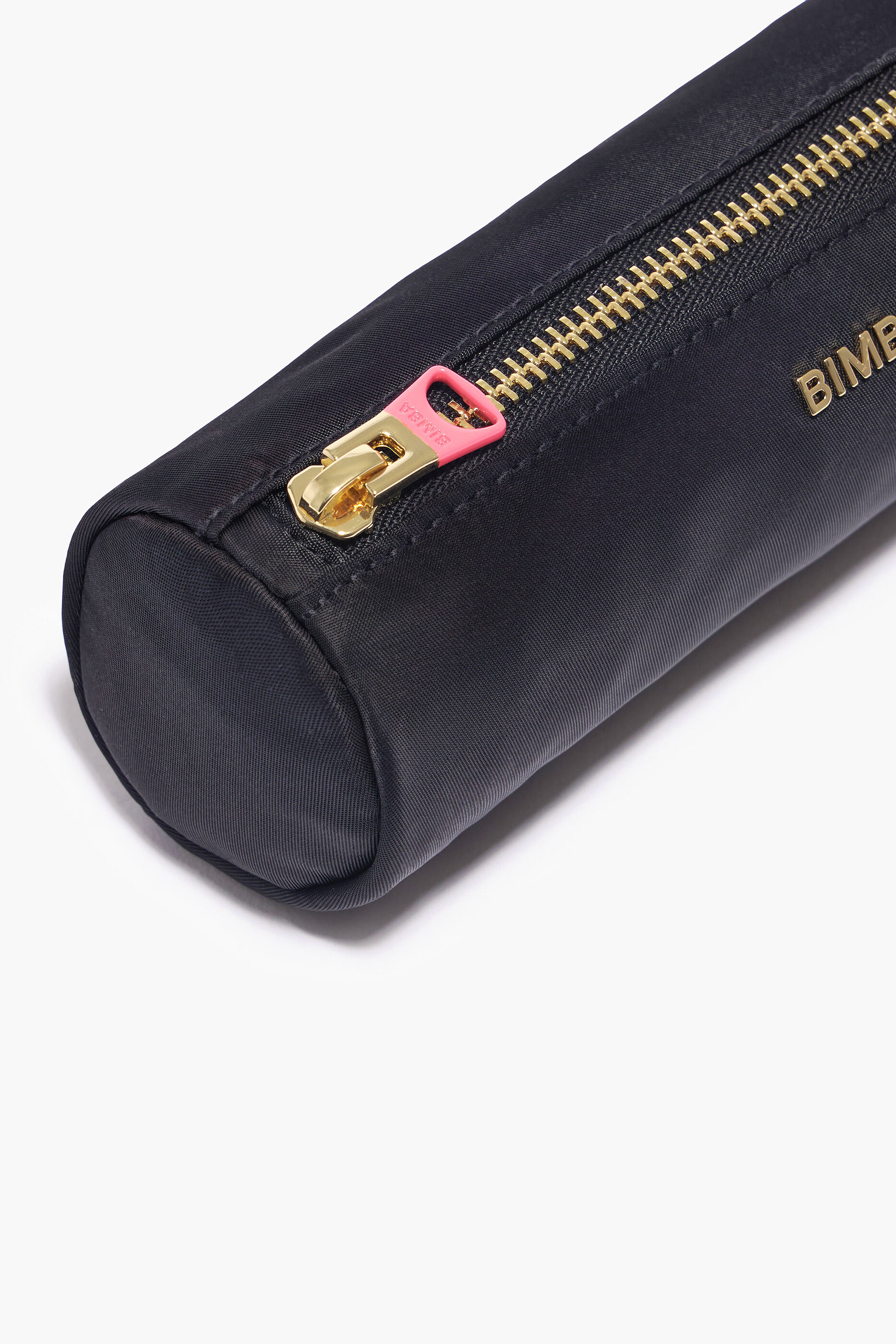 estojo cilíndrico de nylon preto
