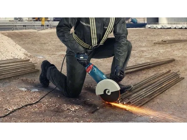 Bosch VINKELSLIBER GWS 24-230 PZ