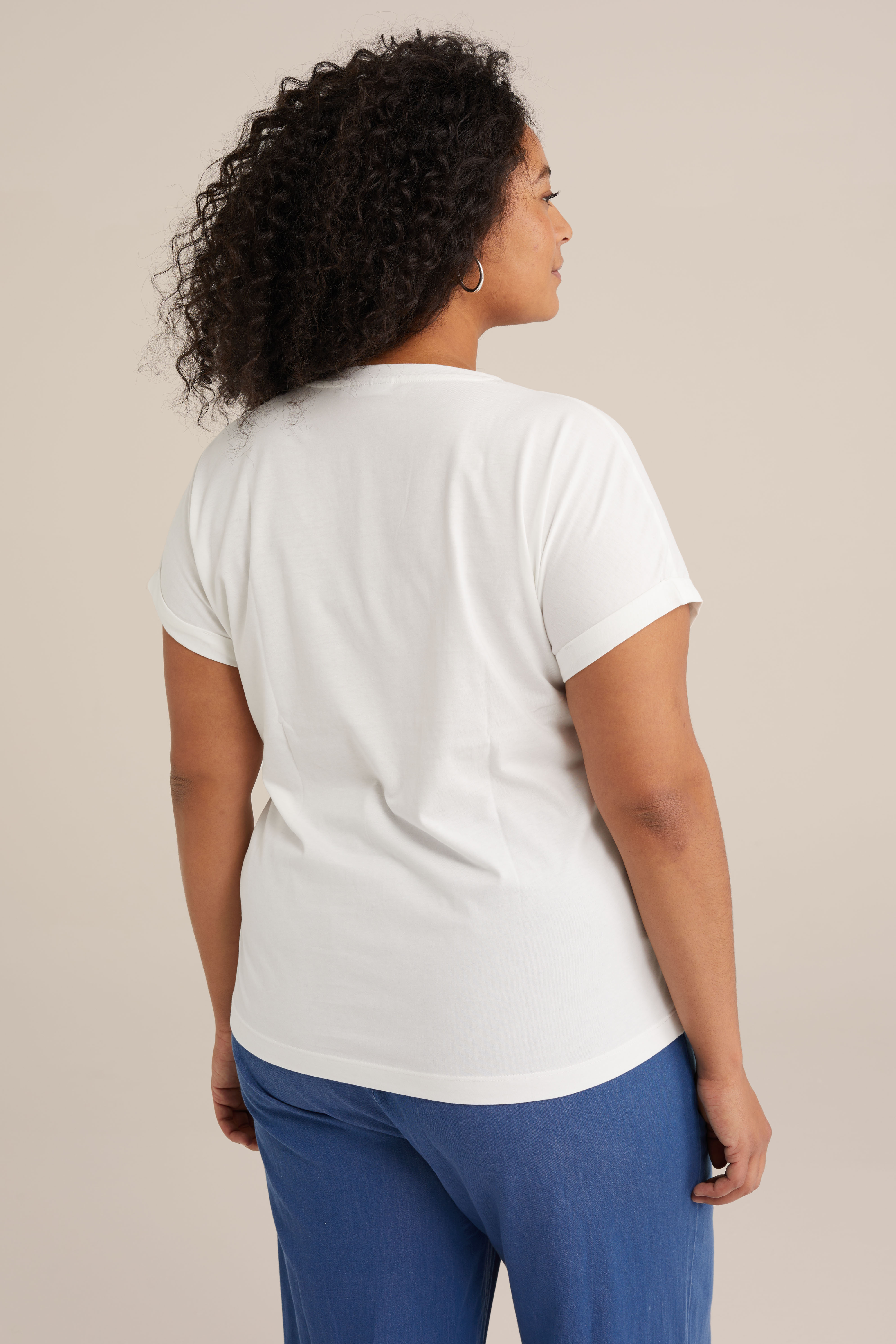 T-shirt met V-hals - Curve WE Fashion Wit