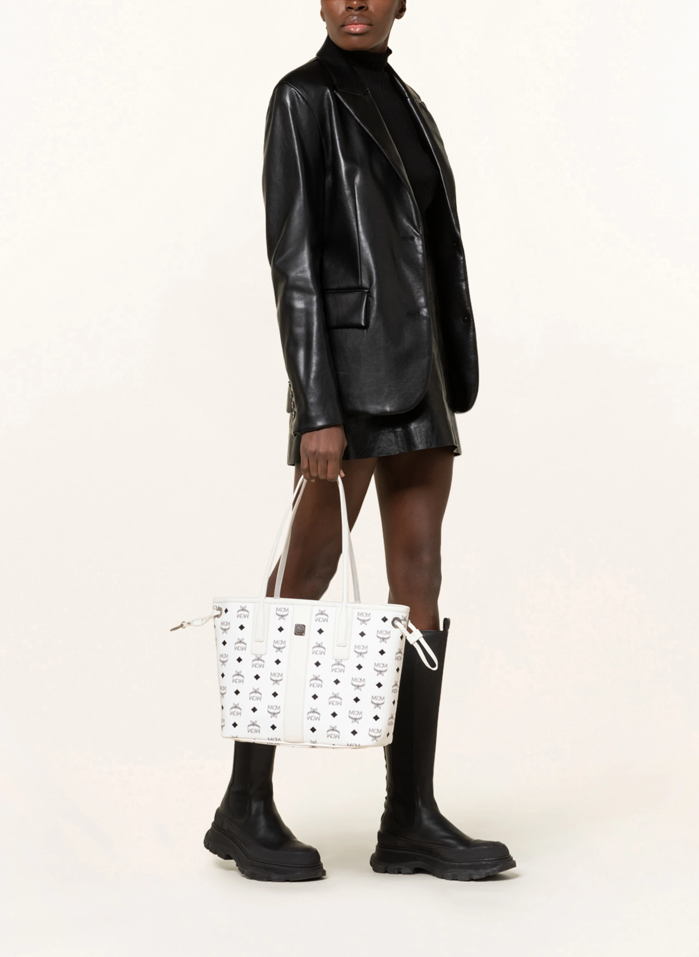 MCM Shopper LIZ SMALL zum Wenden mit Pouch