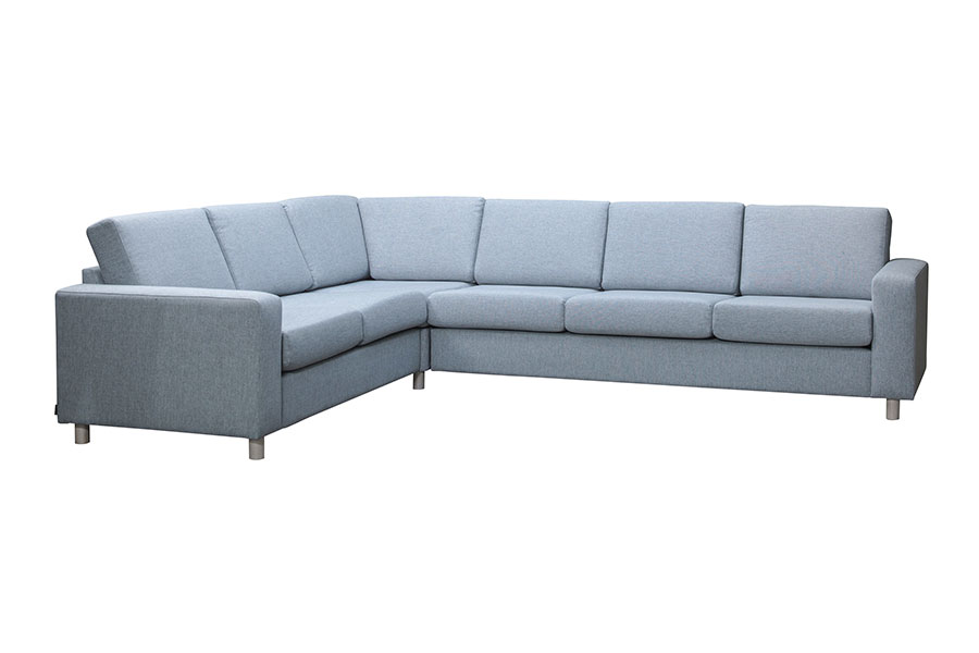 Square sofa Tekstil Synne 418-21 light grey. Vendbar hjørnesofa 3-seter og 2-seter. Arm 4, 17 cm og ben 2 i hvitvasket eik.