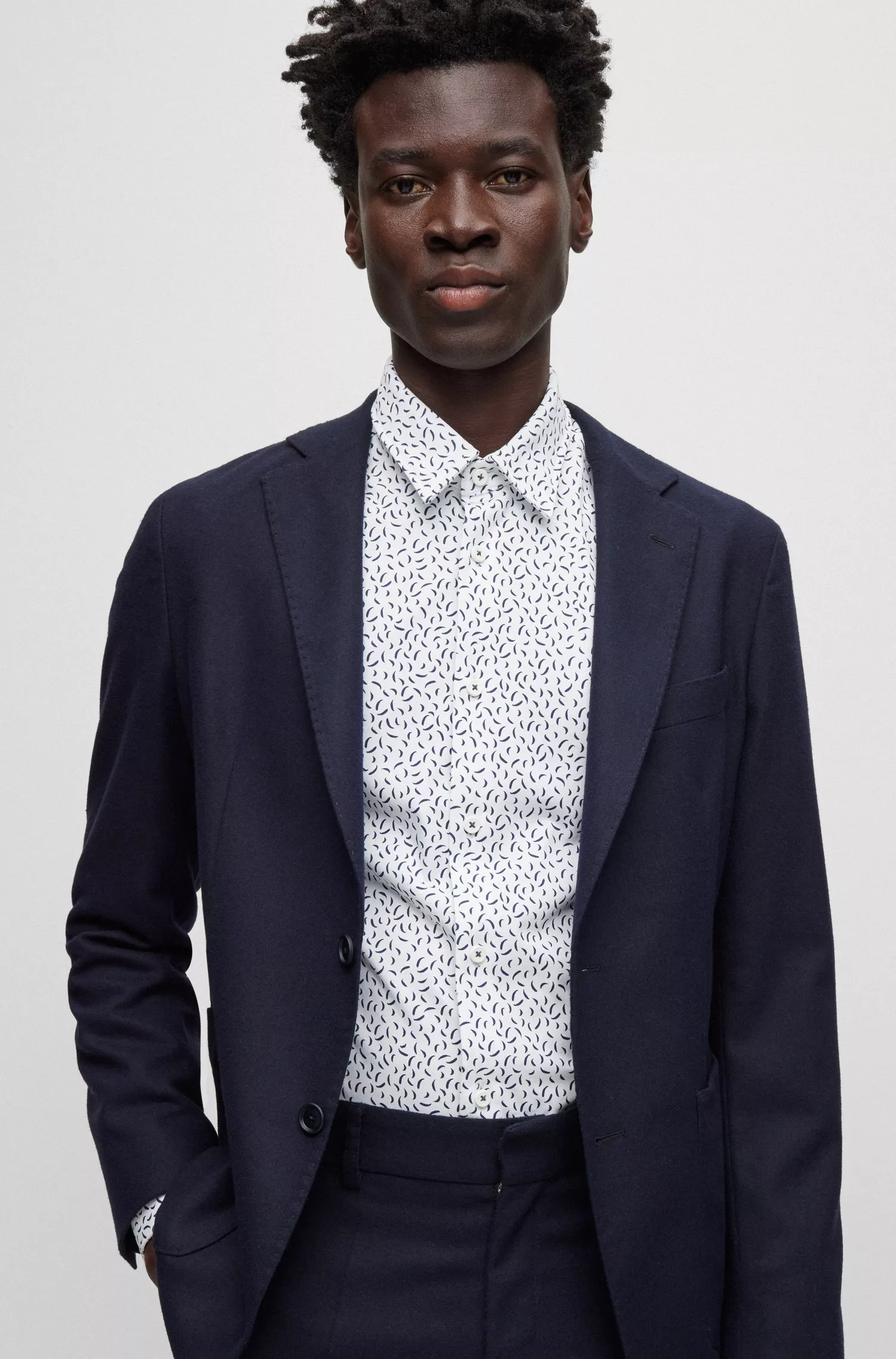 Camisa BOSS preta de corte slim em mistura de algodão estampada