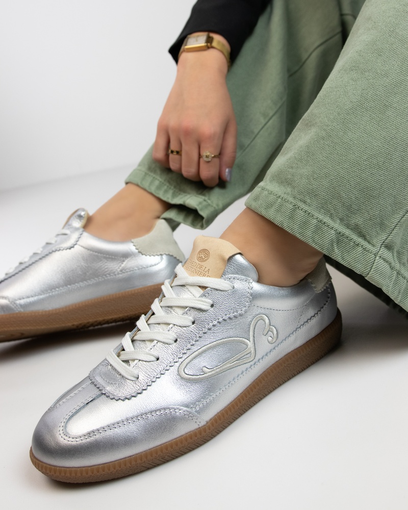 Fred de la Bretoniere Pearl Sign Lage sneakers  - zilver