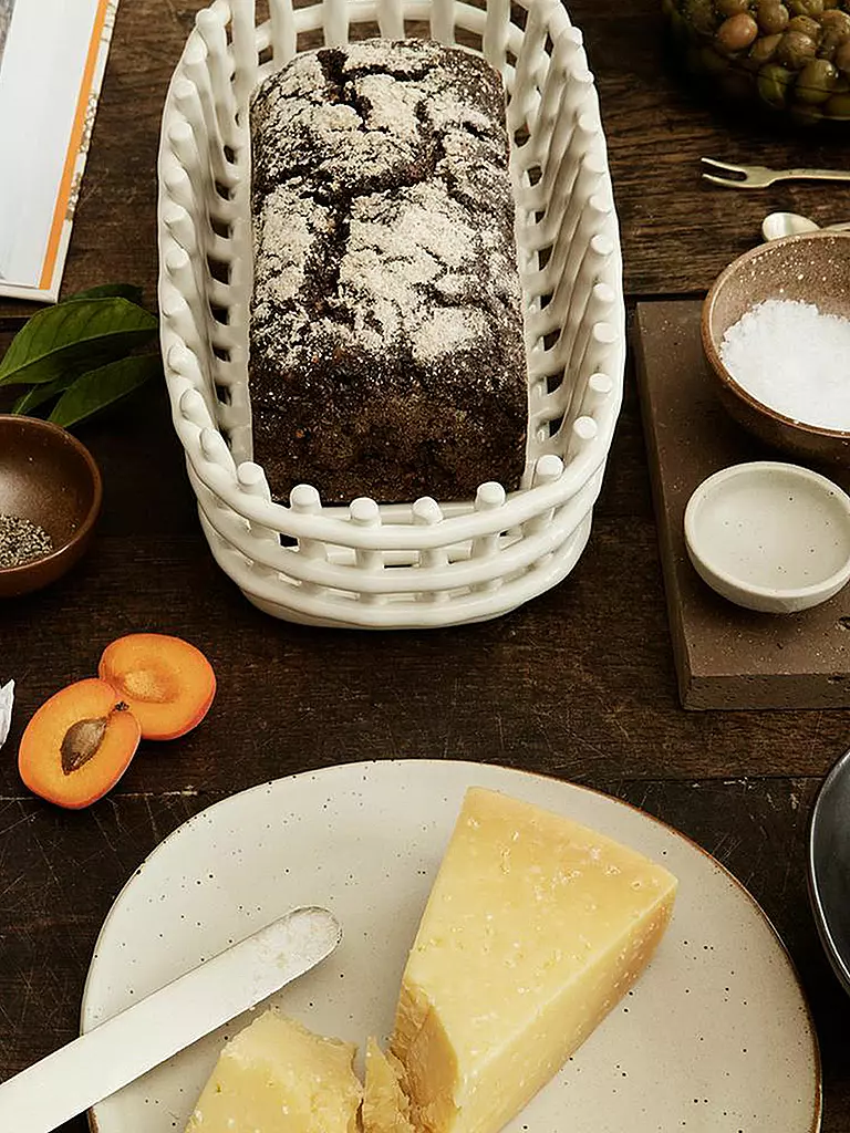 FERM LIVING Brotkorb - Ceramic Basket - Oval 30x15cm Offwhite weiss