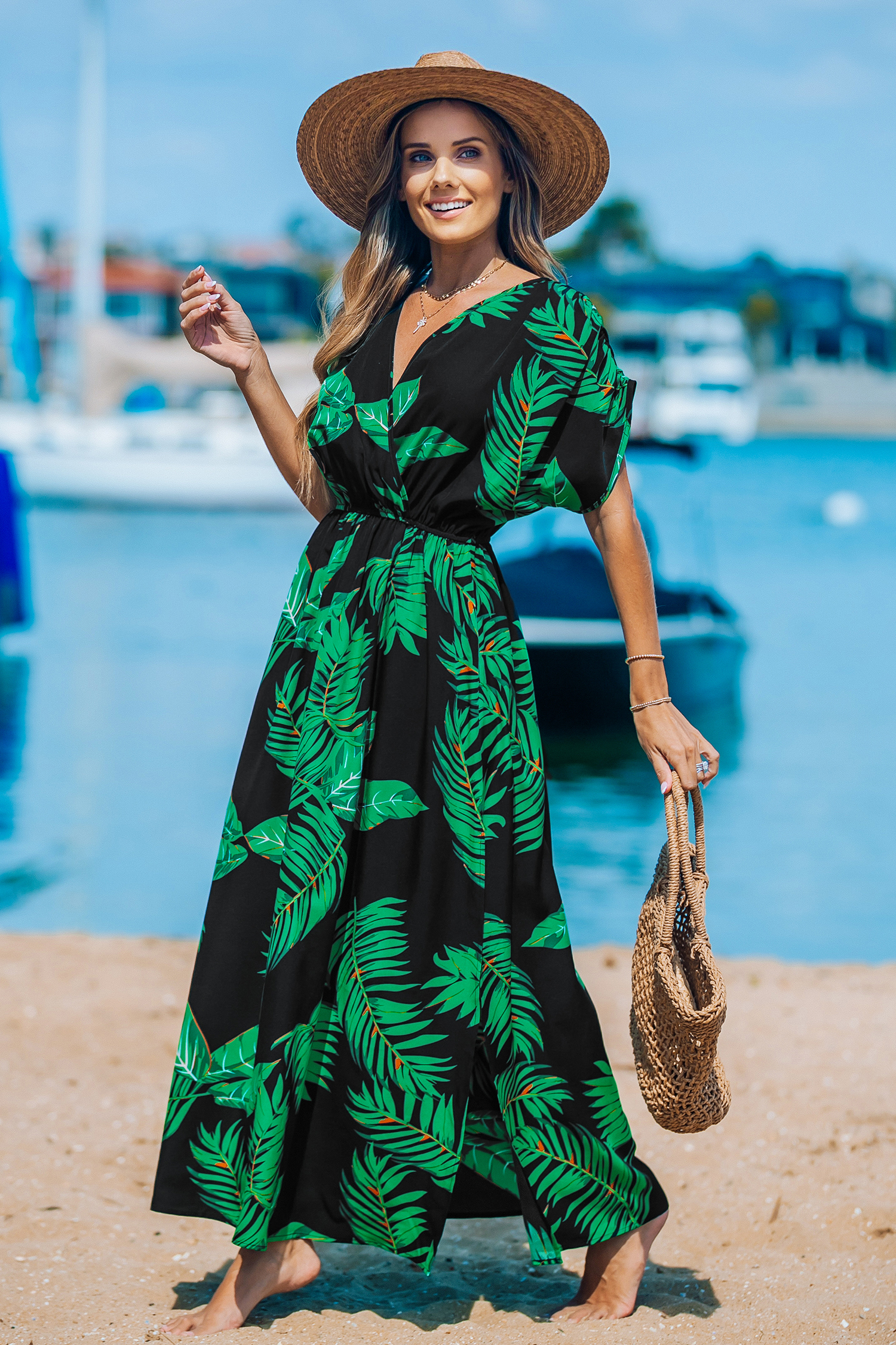 Robe maxi à manches courtes et fendues avec feuilles tropicales