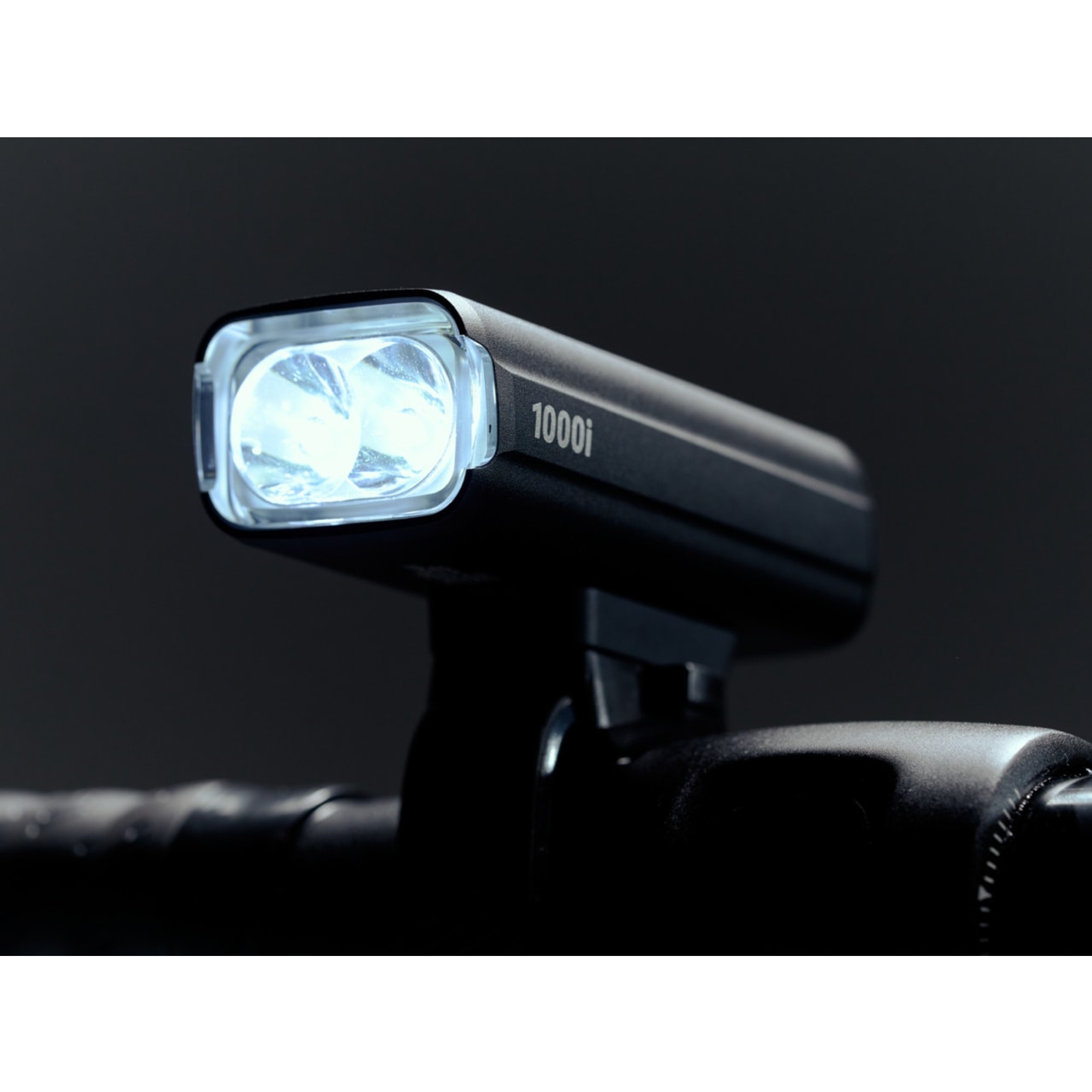 BBB Cycling BLS-263i NanoStrike 1000i Voorlicht