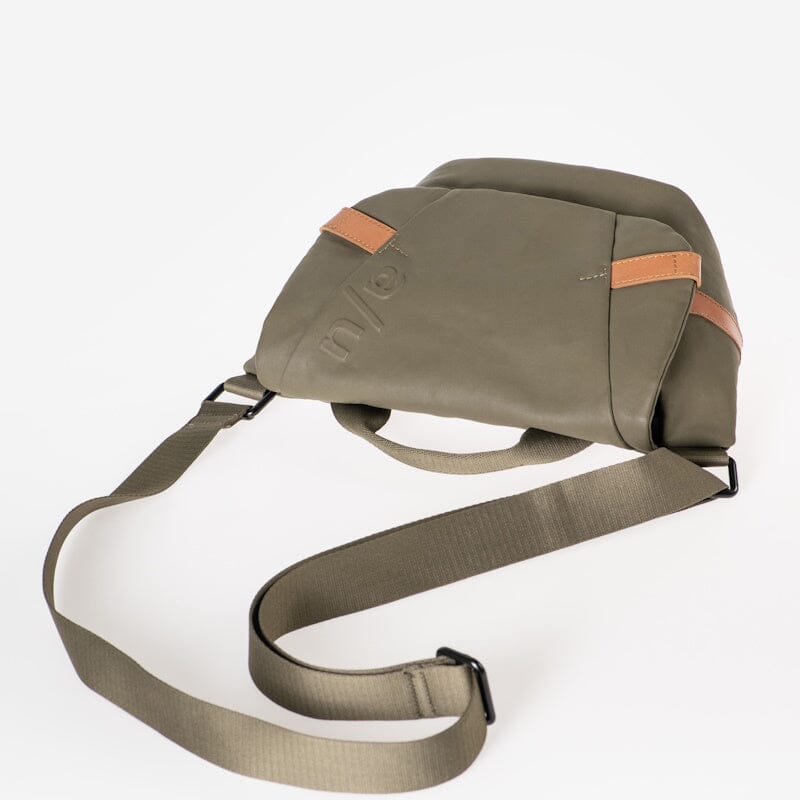 Aunts & Uncles Japan Kazo Crossbodytas Fallen Rock