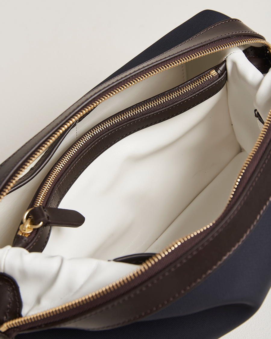 Mismo M/S Nylon Washbag Navy/Dark Brown