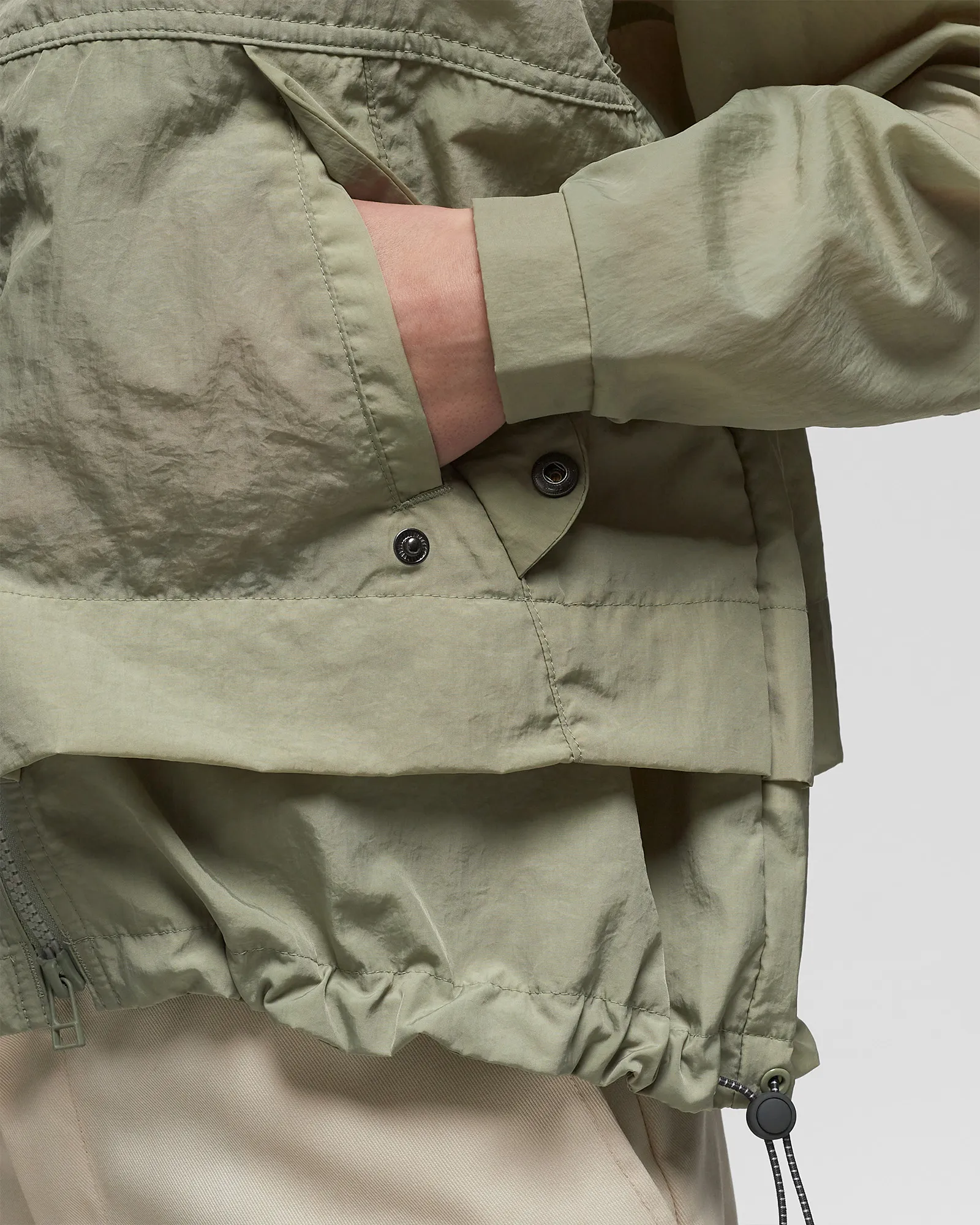 Columbia Paracutie Windbreaker