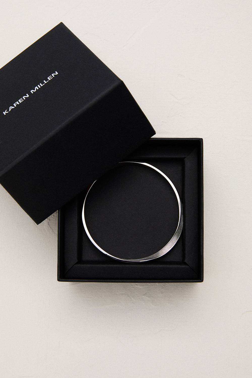 KarenMillen Bracelet manchette texturé torsadé étroit en ton argenté