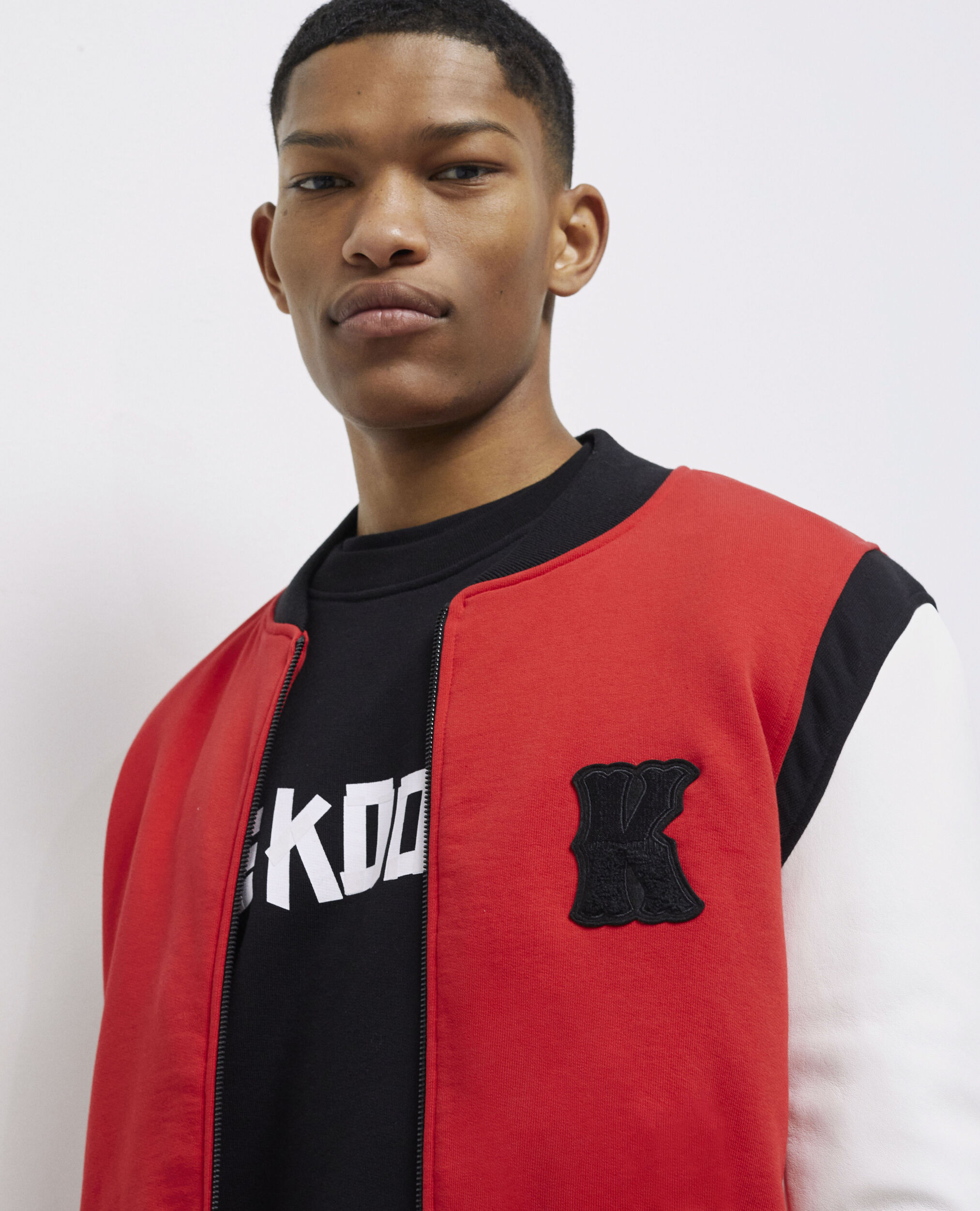 Blouson avec cuir et broderies