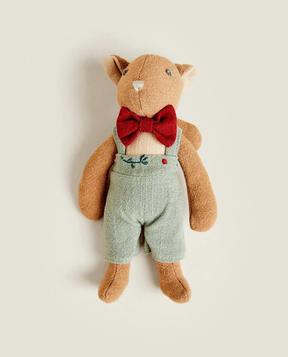 Conjunto de brinquedos de pelúcia natalinos da família de esquilos
