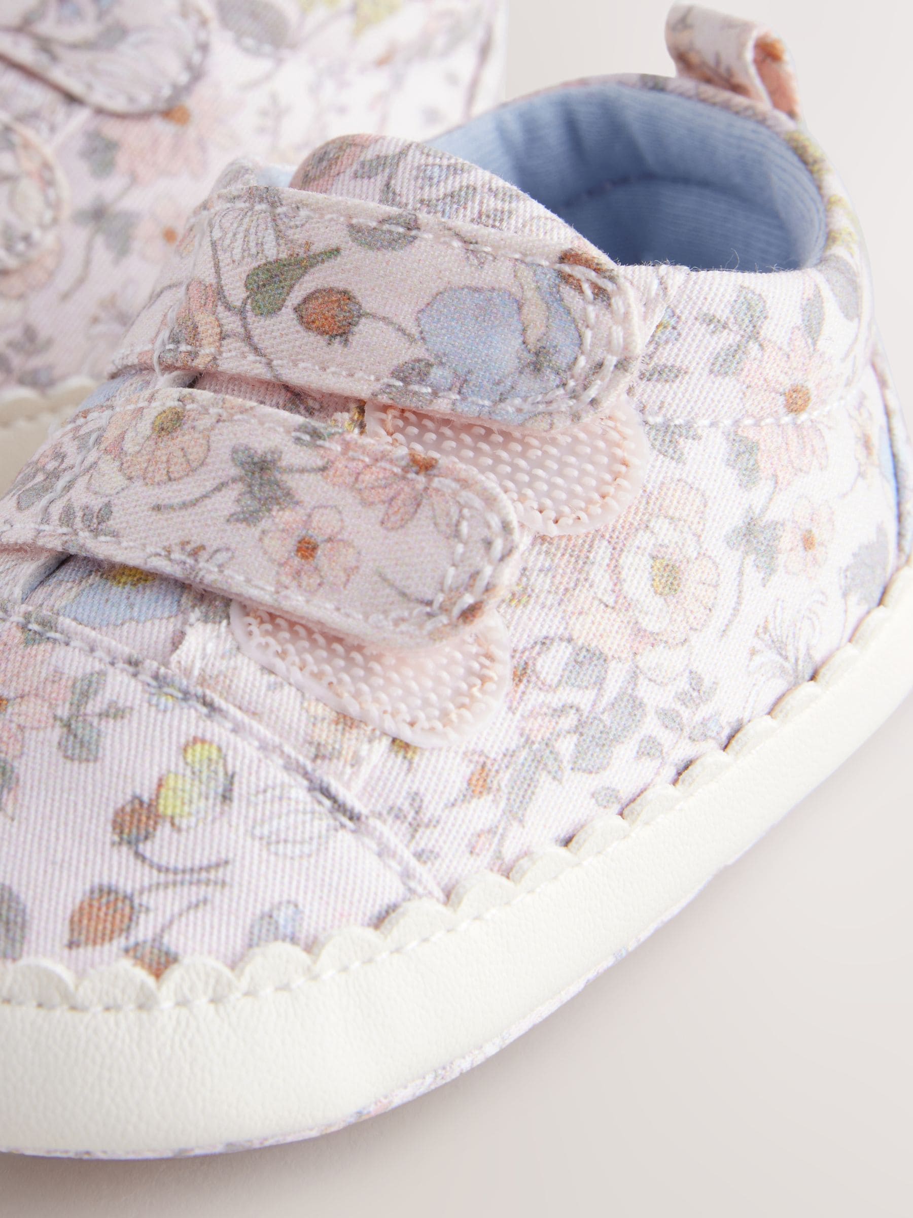 Roze bloemen - Babyschoentjes met klittenbandsluiting (0 - 24 mnd)