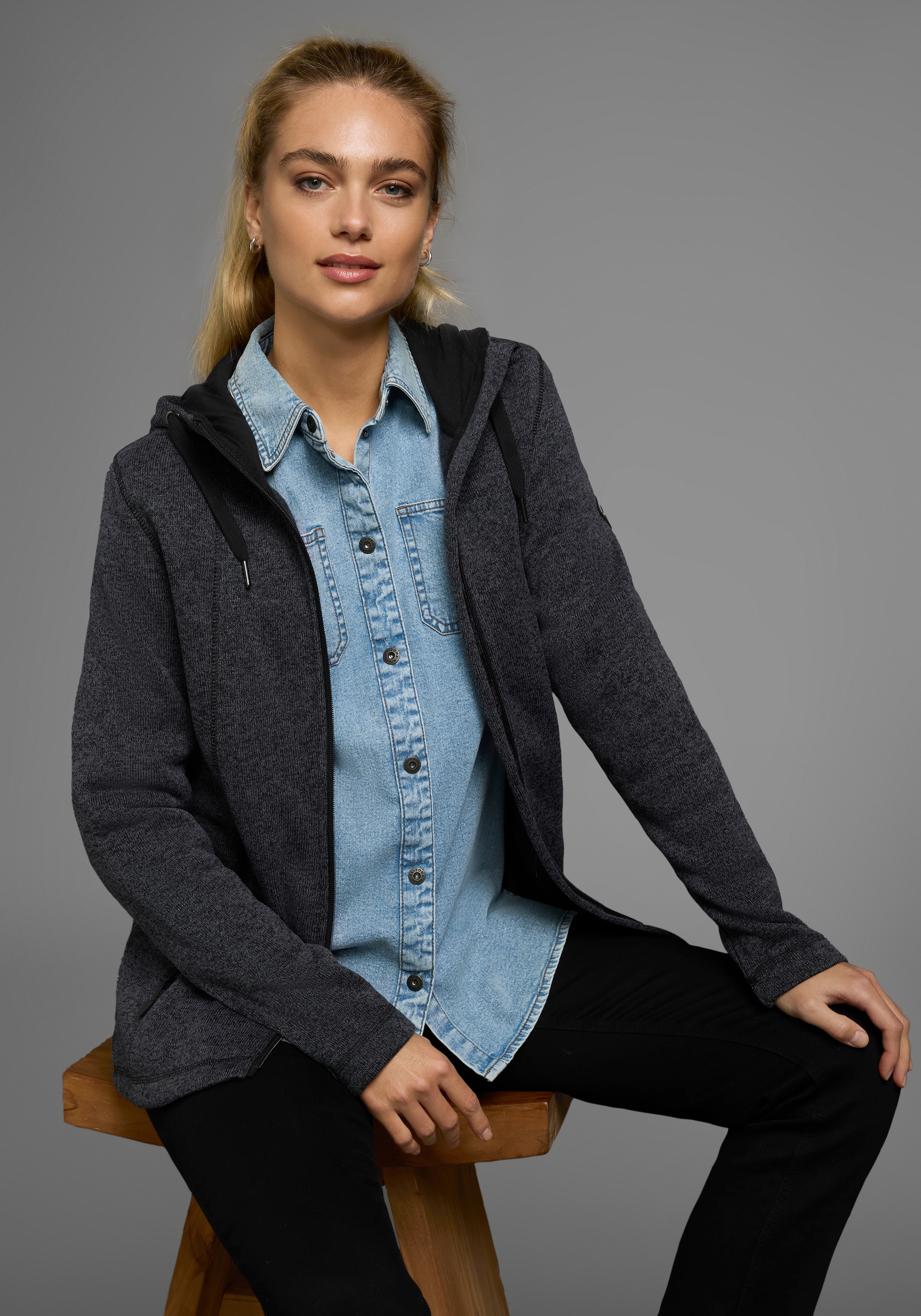 Polarino Strickfleecejacke mit Kapuze für kalte Tage,  aus Strickfleece,  sportlicher Stil