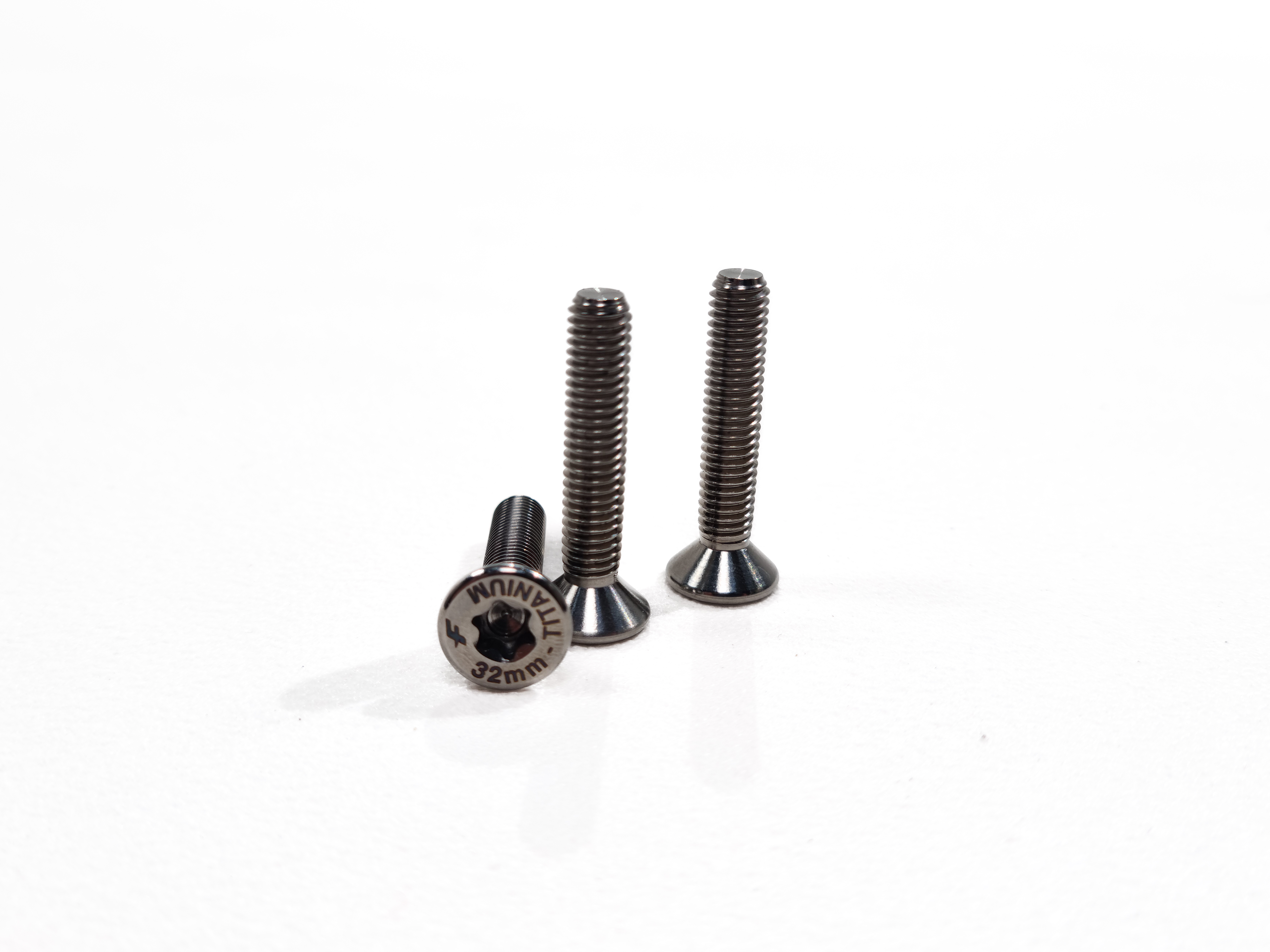 F.one M6-32mm tapered head screws (TITANIUM - T30 torx) x3