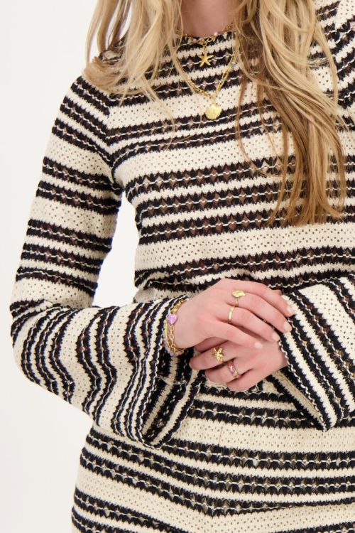 Zwart en beige top met flared mouwen crochet