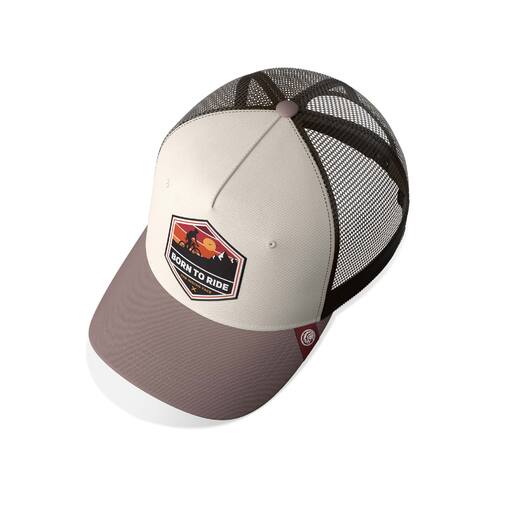 Gorra, o rosto indiano, nascido para cavalgar.