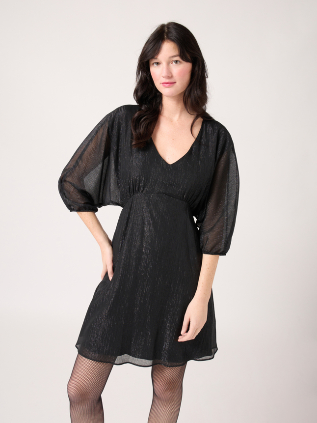 Robe courte à manches longues